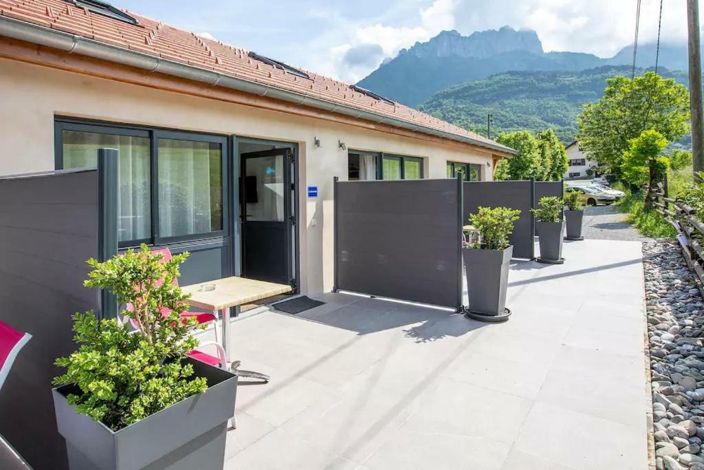 Domaine Des Ecuries - Appartements Meubles A Talloires Zewnętrze zdjęcie